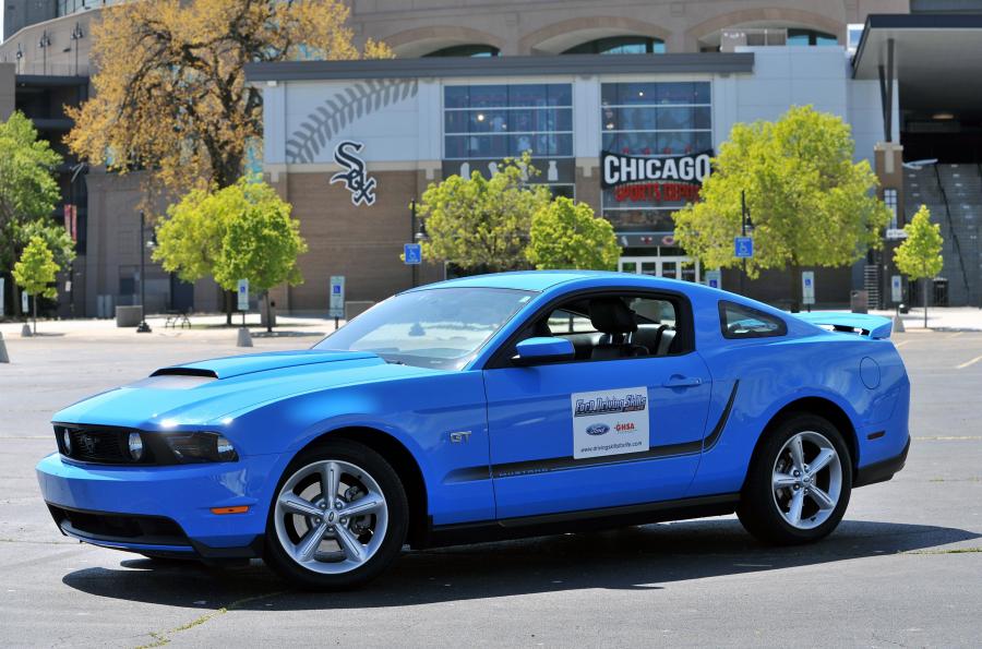  Ford Mustang GT 2012 года  (фото 1 из 1)